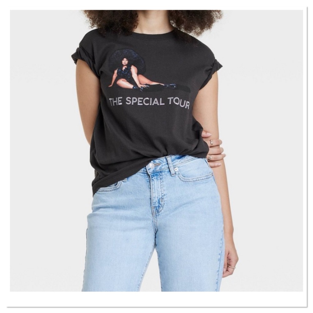 Lizzo The Special Tour Short Sleeve Graphic T Shirt